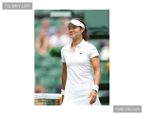 李娜赛场上像狠角色，可她家照顾娃的样子谁能想到啊？