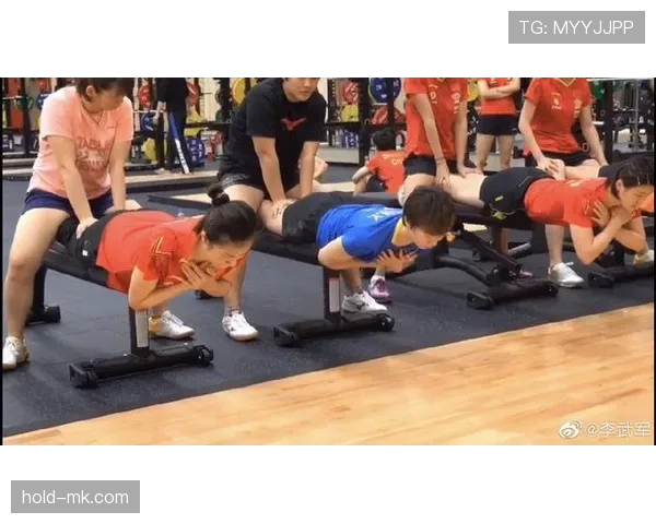 刘国梁这训练强度，凌晨四点还在盯队员动作细节？