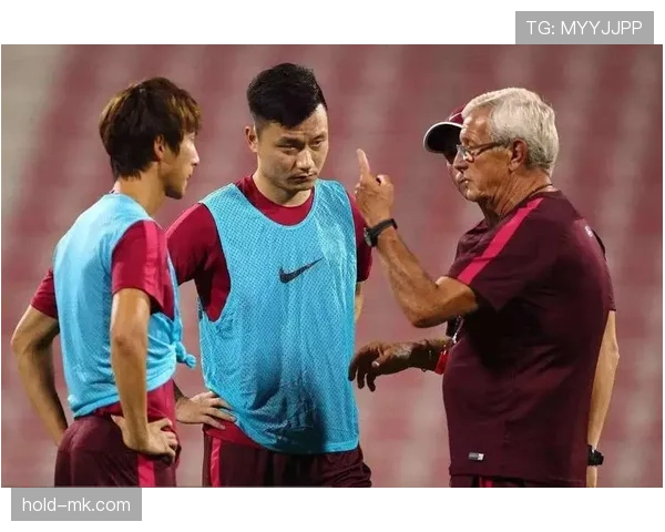 王燊超这训练完直接路边摊撸串的样子，真不像个中超球员